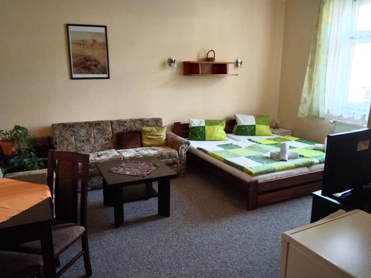 Hotel Jaro Mělník Екстериор снимка